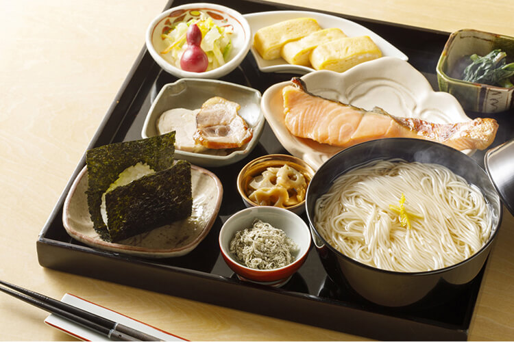 Warm somen noodles